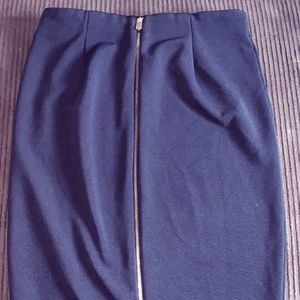 Black pencil skirt Philosophy size 12 zipper down